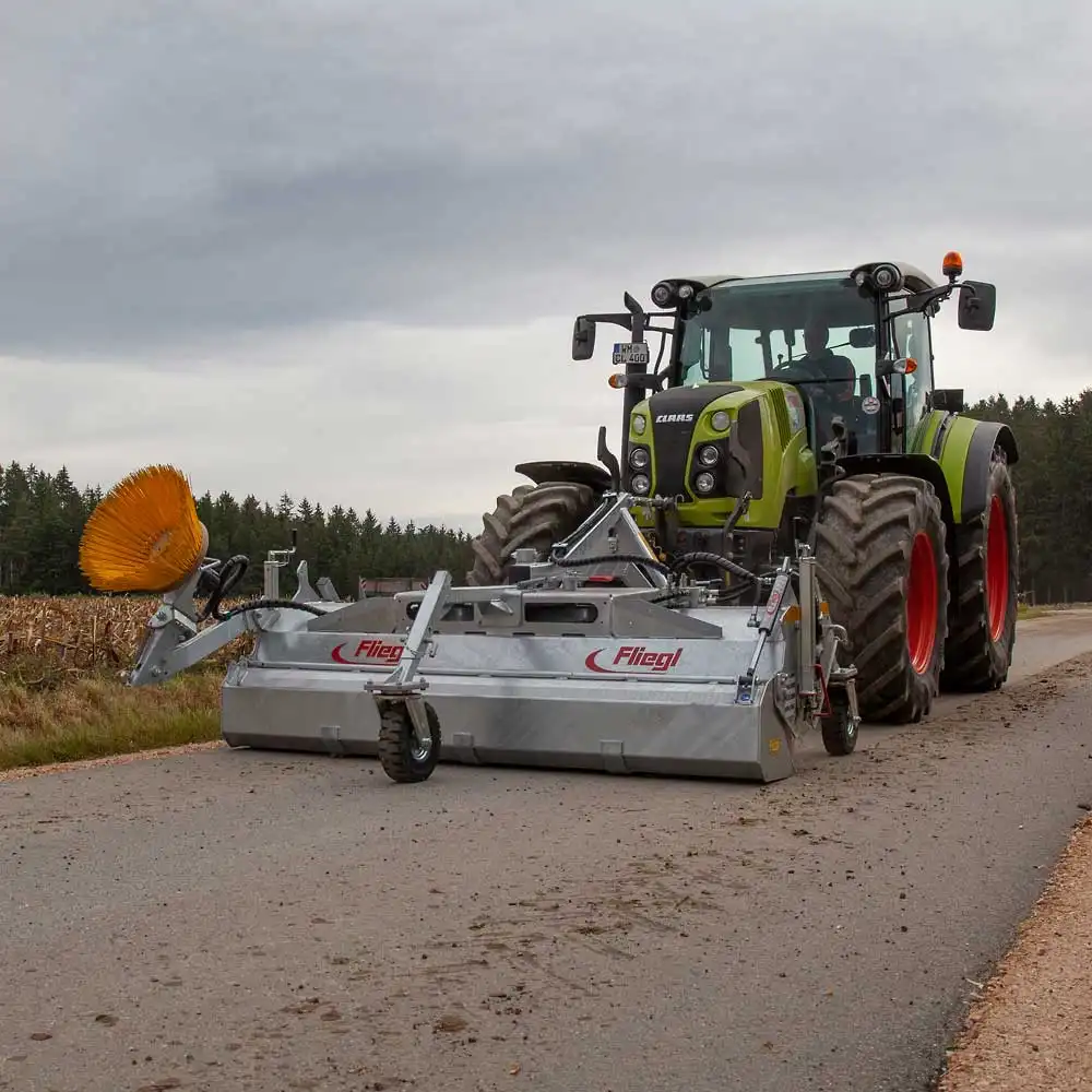 Zamiatarka do ciągnika Fliegl Typ 600
