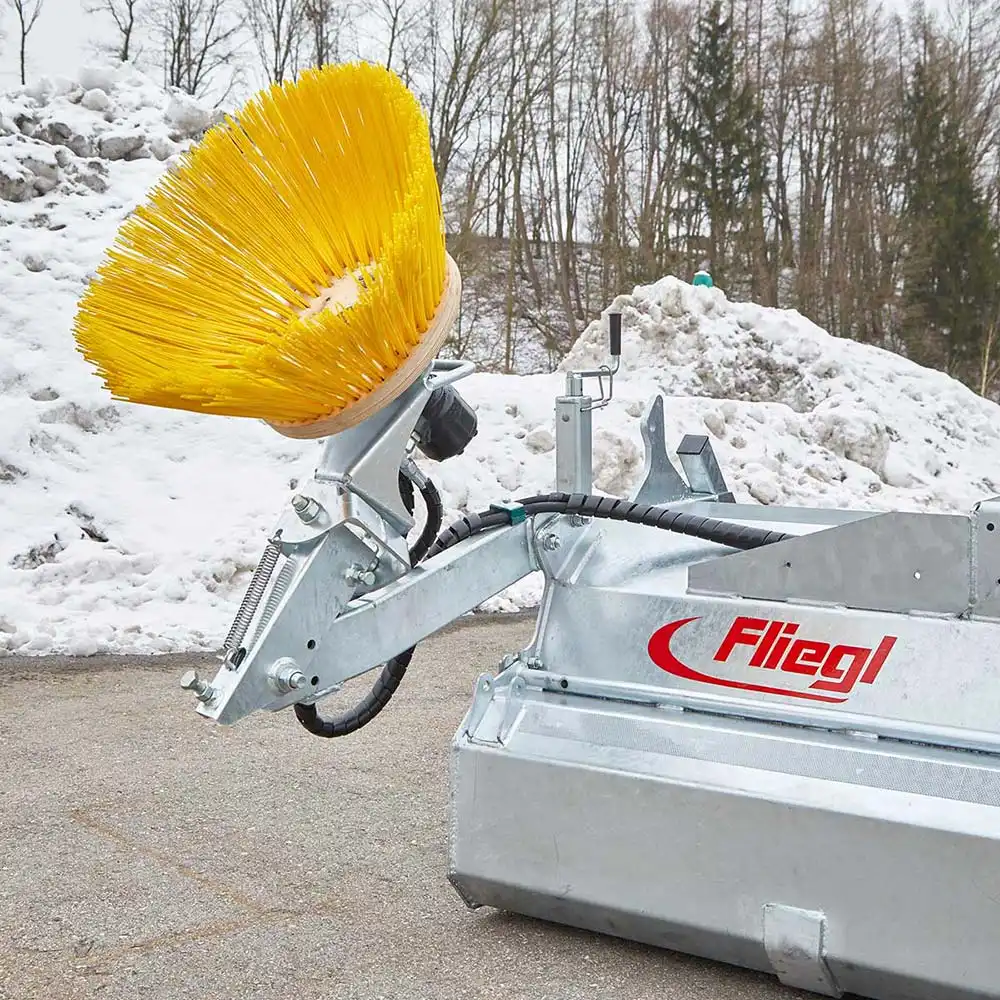 Zamiatarka do ciągnika Fliegl Typ 600