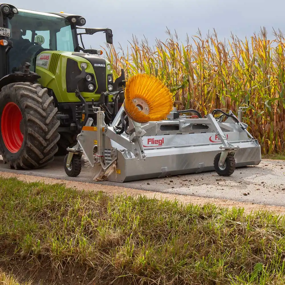 Zamiatarka do ciągnika Fliegl Typ 600