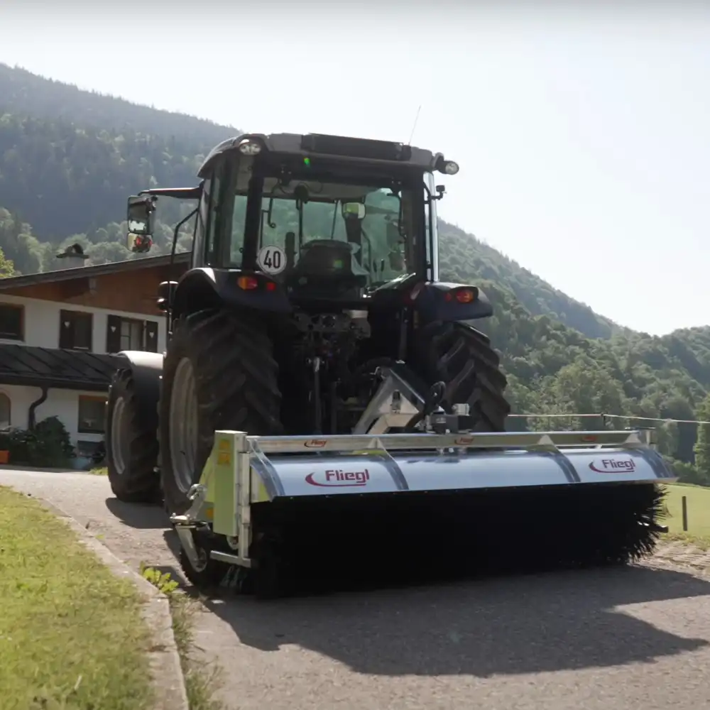 Zamiatarka do ciągnika Fliegl Typ 700