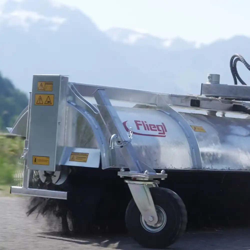 Zamiatarka do ciągnika Fliegl Typ 700